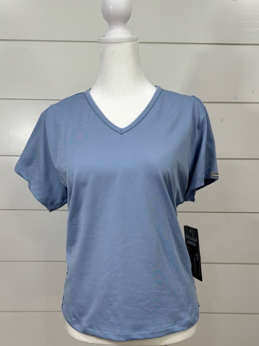Columbia Light Blue V-Neck Women’s Performance Top size Large
